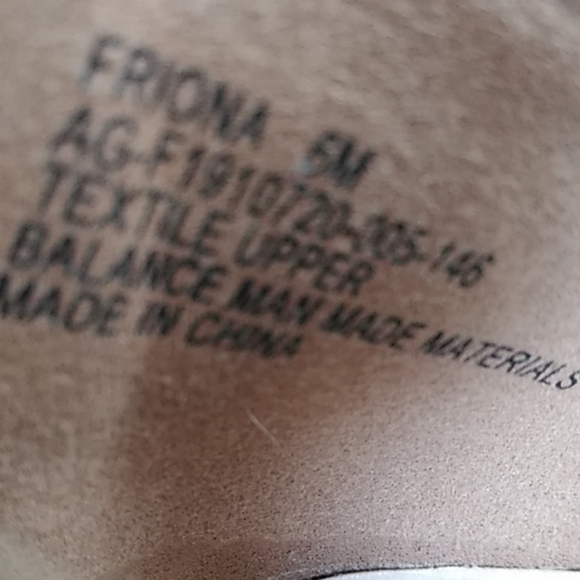 Snake Skin Booties size 6M Andrew Geller - Picture 7 of 7